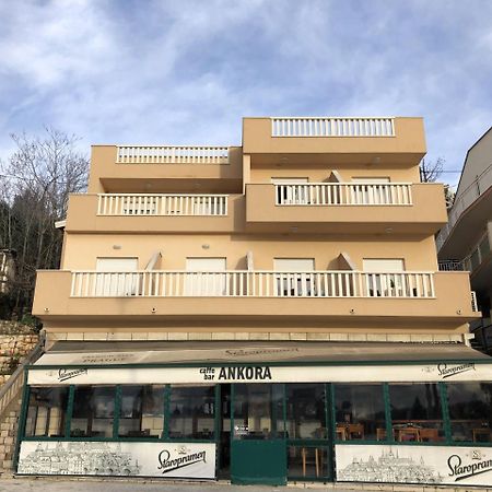 Apartmani Ancora 네움 외부 사진