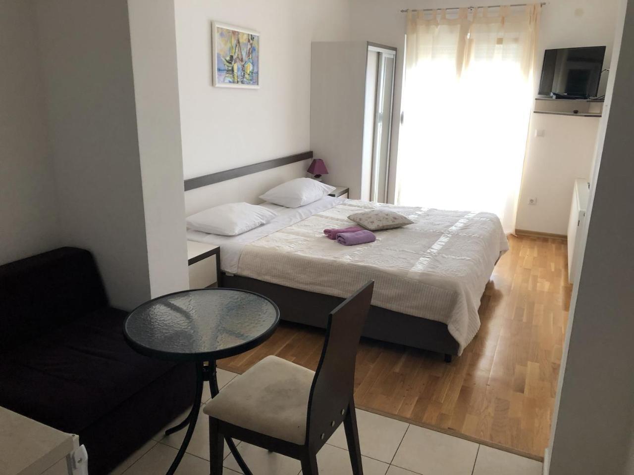 Apartmani Ancora 네움 외부 사진