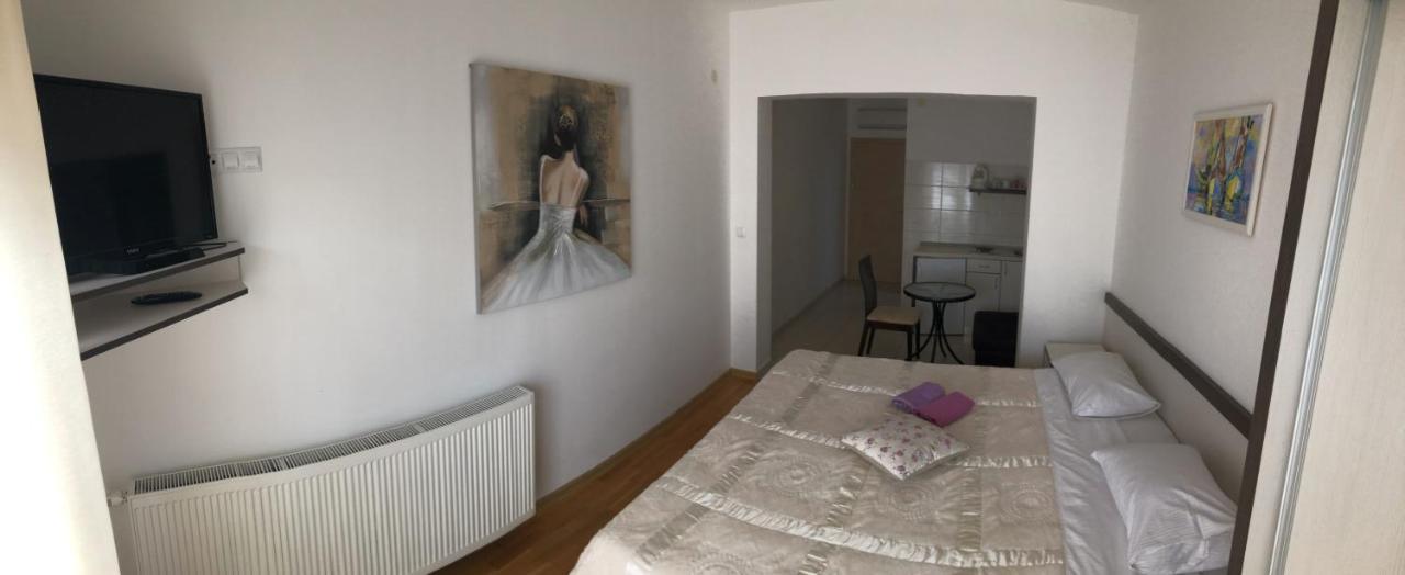 Apartmani Ancora 네움 외부 사진