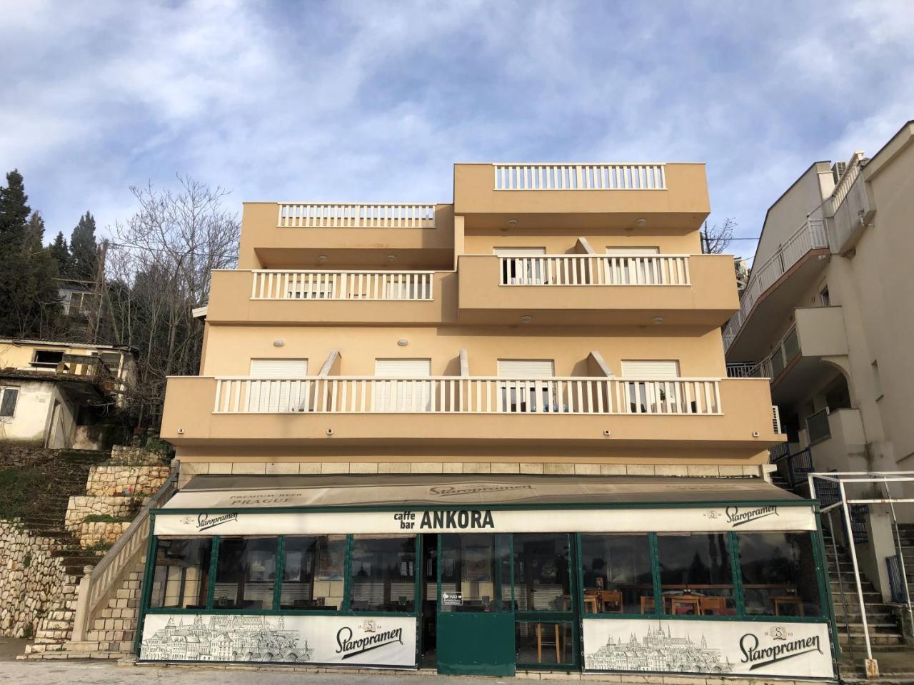 Apartmani Ancora 네움 외부 사진