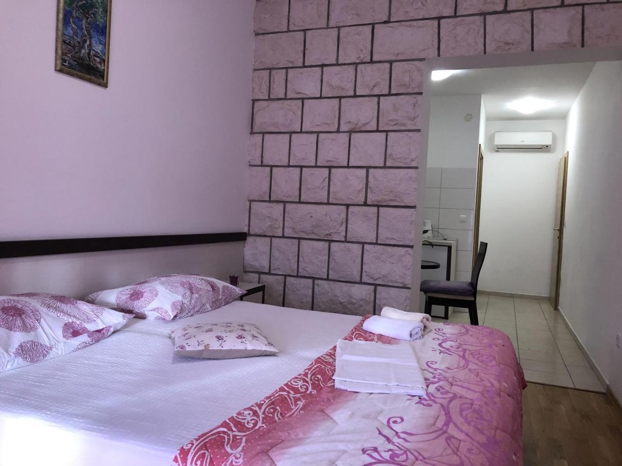 Apartmani Ancora 네움 외부 사진