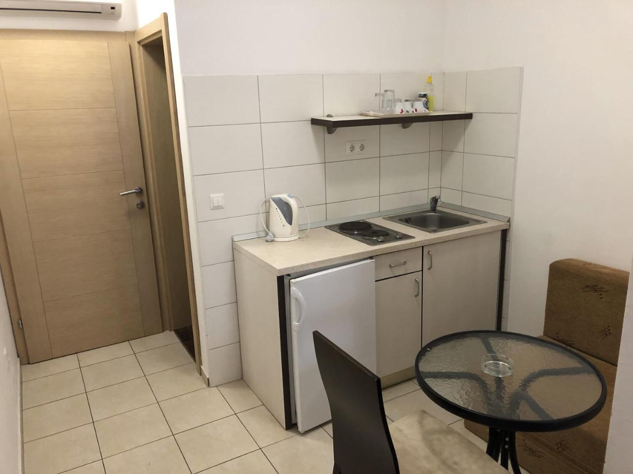 Apartmani Ancora 네움 외부 사진
